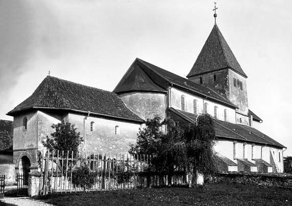 Bild 3: St. Georg in Reichenau-Oberzell von Südwesten. Aufnahme Nachlass - G. Wolf, um 1900. Stadtarchiv Konstanz